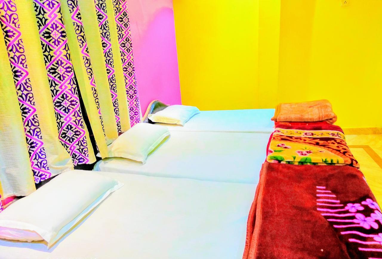 فاراناسي Shree Sai Paying Guest House المظهر الخارجي الصورة