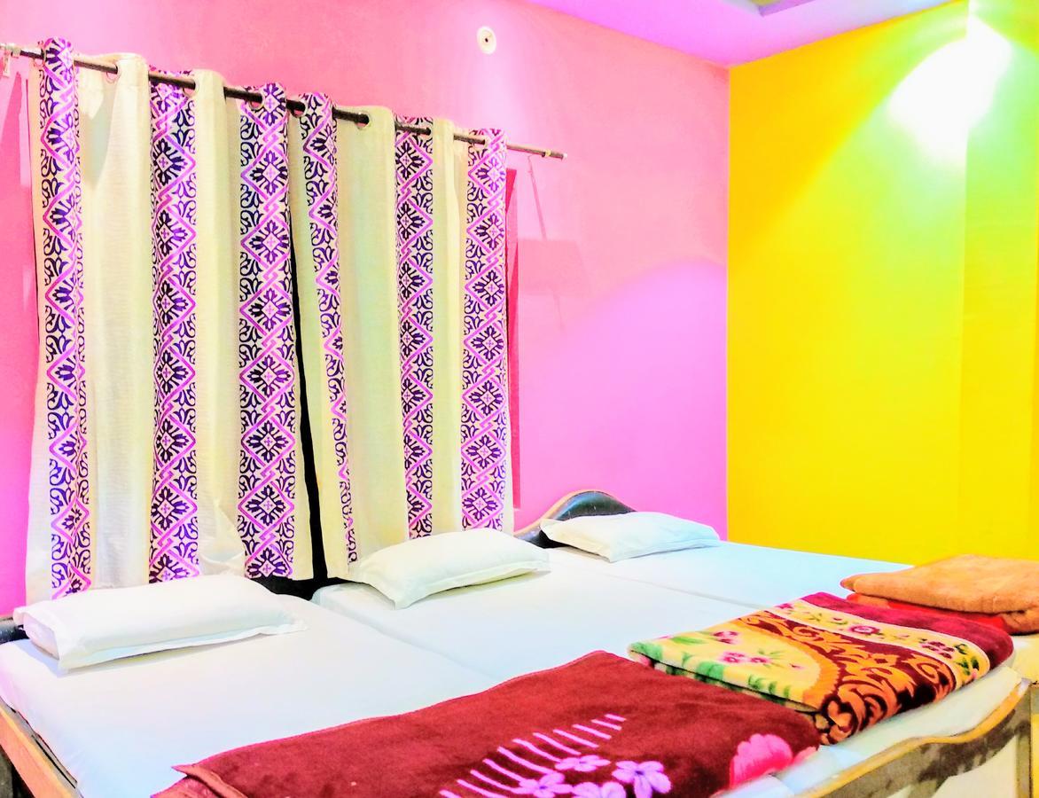 فاراناسي Shree Sai Paying Guest House المظهر الخارجي الصورة